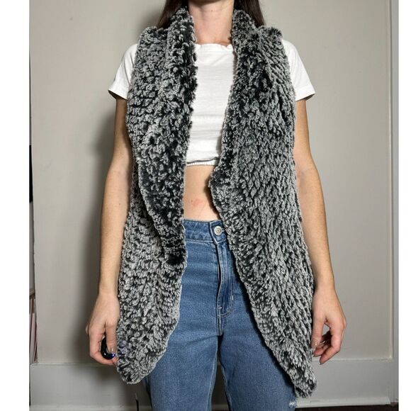 Bagatelle Cozy Sherpa Fuzzy Vest Shawl Size Small - Picture 1 of 3